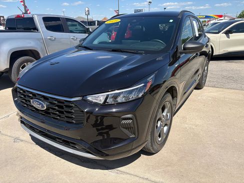 Used 2023 Ford Escape ST-Line w/ Tech Pack #1 AWD/4WD image 7