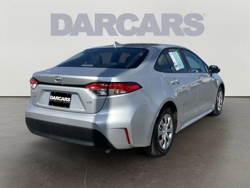 Used 2025 Toyota Corolla LE FWD image 4