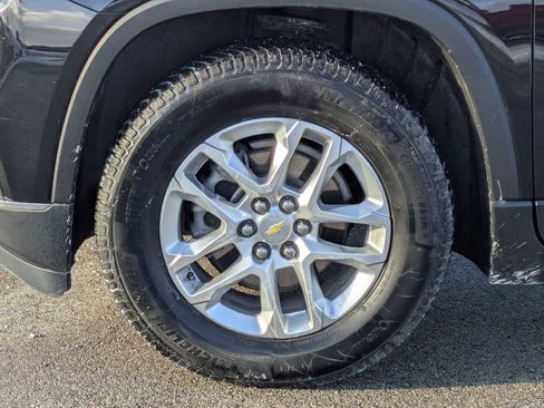 Used 2021 Chevrolet Traverse LT image 13