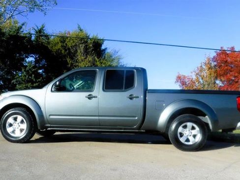 Used 2009 Nissan Frontier SE w/ SE Value Truck Pkg image 11