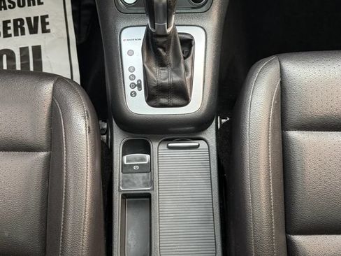Used 2016 Volkswagen Tiguan SE AWD/4WD image 30