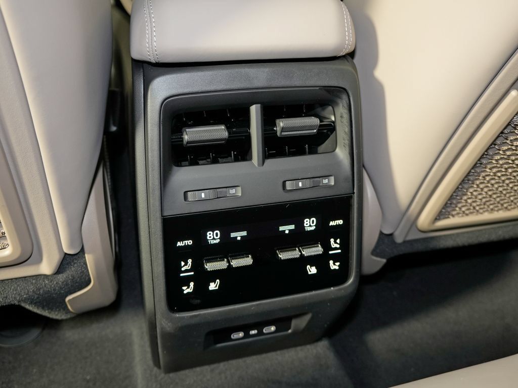 Certified 2026 Porsche Macan 4 Electric AWD/4WD image 36