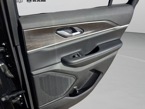 New 2026 Jeep Grand Cherokee Altitude AWD/4WD image 29