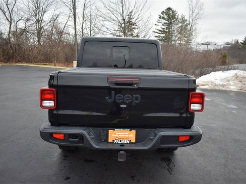 Certified 2022 Jeep Gladiator Willys image 7