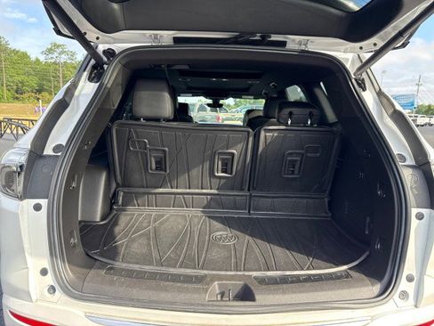 Used 2022 Buick Enclave Avenir w/ Avenir Technology Package FWD image 15