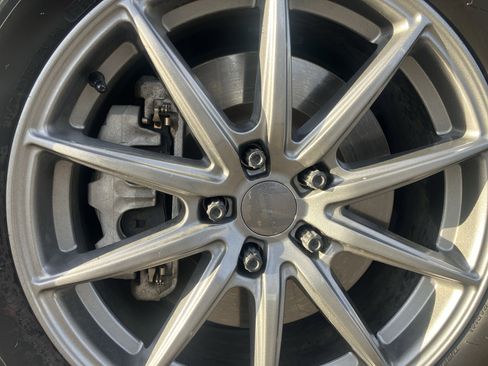 Used 2022 Ford Explorer XLT w/ Equipment Group 202A image 9