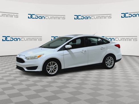 Used 2015 Ford Focus SE FWD image 4
