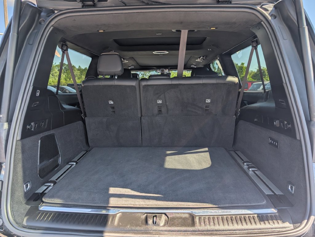 Used 2024 Jeep Grand Wagoneer L Series III w/ Rear Seat Video Group 1 AWD/4WD image 20
