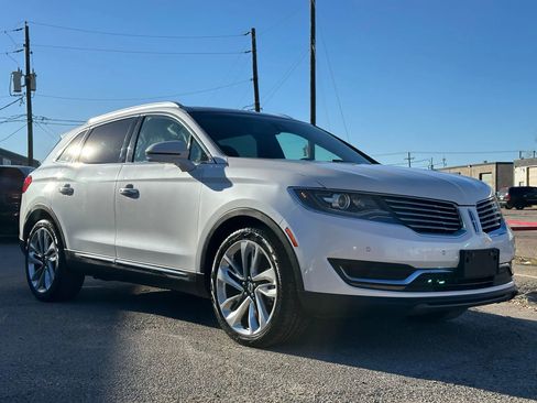 Used 2017 Lincoln MKX Reserve w/ Driver Assistance Package image 9