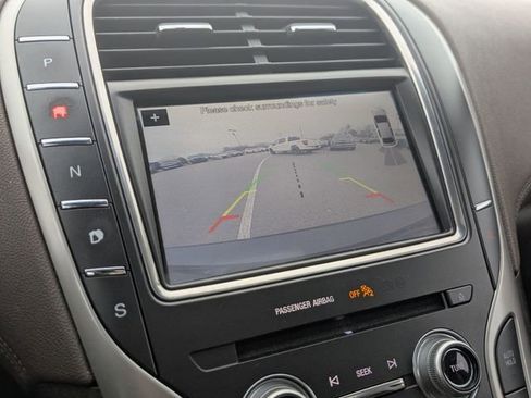 Used 2017 Lincoln MKX Reserve image 17