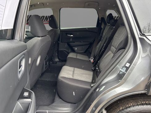 Used 2025 Nissan Rogue SV AWD/4WD image 10
