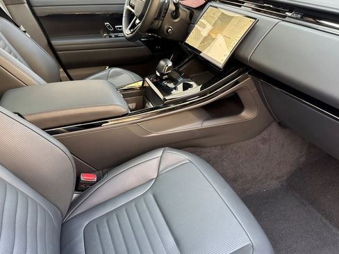 Used 2025 Land Rover Range Rover Sport SV Edition Two image 17
