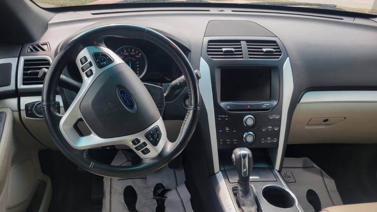 Used 2013 Ford Explorer XLT AWD/4WD image 7