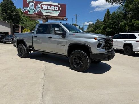 Used 2024 Chevrolet Silverado 2500 ZR2 w/ ZR2 Bison Edition AWD/4WD image 2