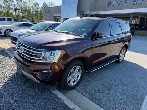 Used 2020 Ford Expedition XLT w/ Equipment Group 202A image 2