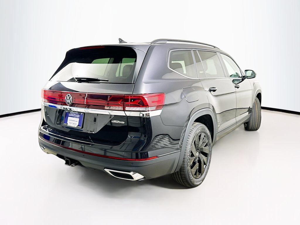 Used 2026 Volkswagen Atlas SE w/ Panoramic Sunroof Package FWD image 7