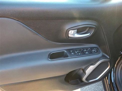 Certified 2023 Jeep Renegade Latitude w/ Sun/Sound Group image 10