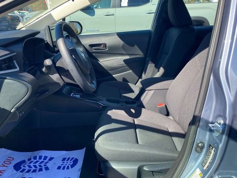 Used 2025 Toyota Corolla LE image 6