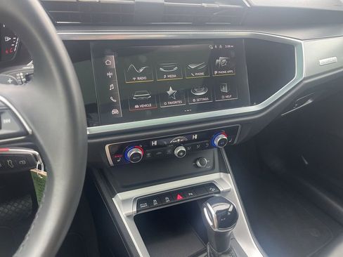 Used 2025 Audi Q3 2.0T Premium image 26