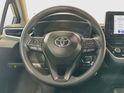 Used 2025 Toyota Corolla LE FWD image 17