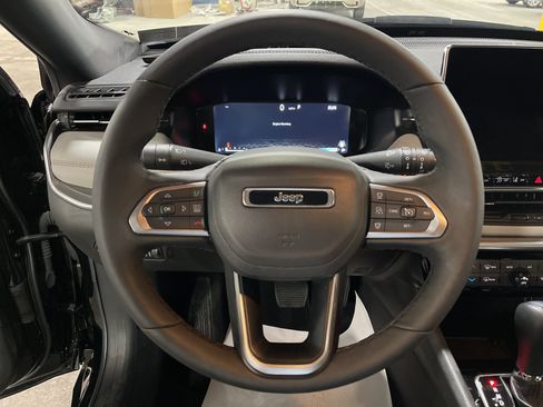 Used 2025 Jeep Compass Limited w/ Elite Group image 17