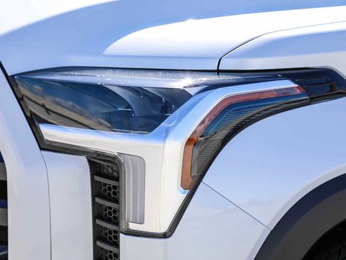 New 2024 Toyota Tundra Limited image 8