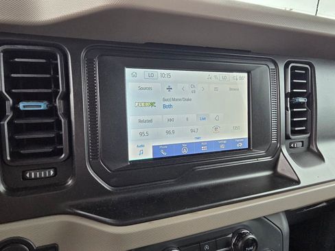 Used 2022 Ford Bronco Wildtrak image 15