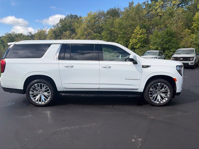 Used 2021 GMC Yukon XL SLT w/ SLT Luxury Plus Package AWD/4WD image 9