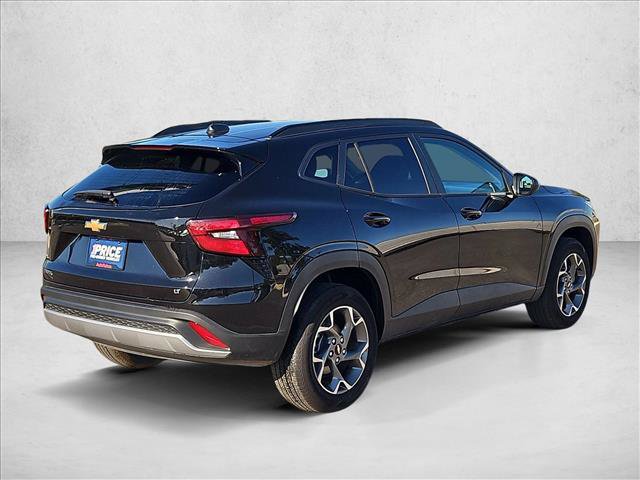 Used 2026 Chevrolet Trax LT FWD image 5