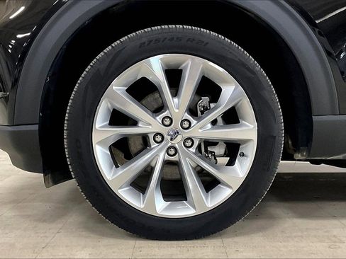 Certified 2022 Ford Explorer Platinum w/ Equipment Group 601A image 9