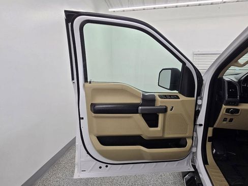 Used 2019 Ford F150 XLT w/ Equipment Group 302A Luxury AWD/4WD image 27