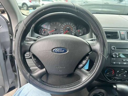 Used 2006 Ford Focus SE FWD image 13