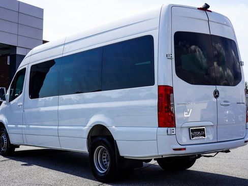 Used 2021 Mercedes-Benz Sprinter 3500 w/ Swivel Seat Package image 7
