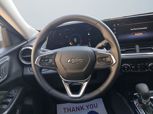 Used 2025 Chevrolet Trax ACTIV w/ Sunroof Package image 12