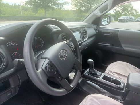 Used 2019 Toyota Tacoma SR w/ SX Package AWD/4WD image 8