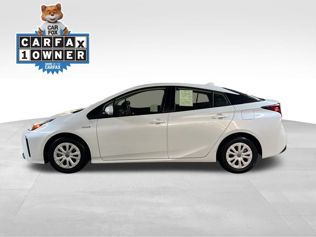 Certified 2022 Toyota Prius LE FWD image 2