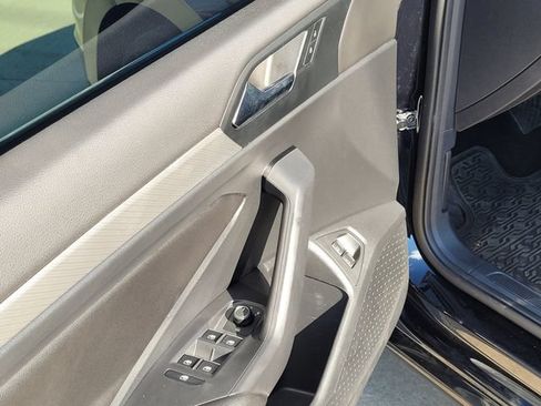 Used 2021 Volkswagen Jetta SE FWD image 25