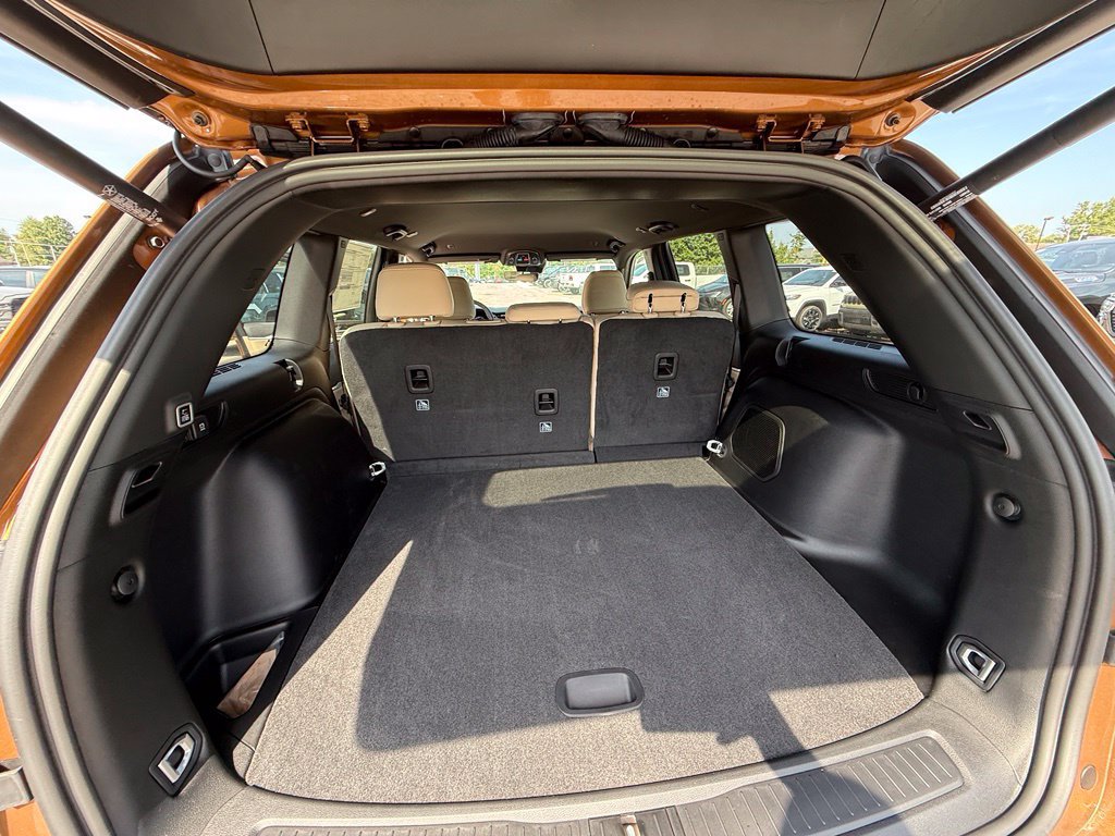 New 2027 Jeep Grand Cherokee Limited AWD/4WD image 25