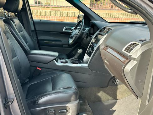Used 2013 Ford Explorer Limited FWD image 11