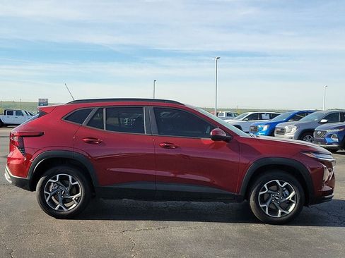 Used 2025 Chevrolet Trax LT w/ Driver Confidence Package FWD image 6