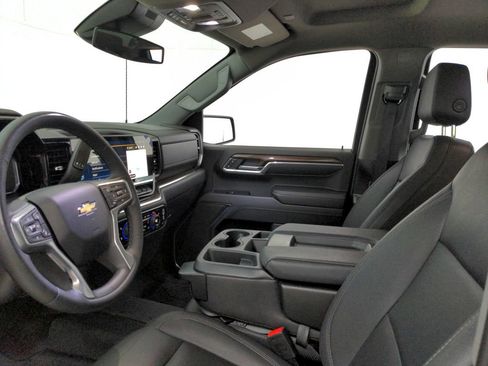 Used 2024 Chevrolet Silverado 1500 LT w/ Z71 Off-Road Package AWD/4WD image 13
