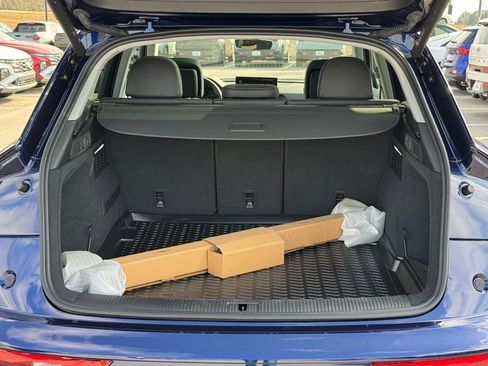 Used 2023 Audi Q5 2.0T Premium w/ Convenience Package image 16