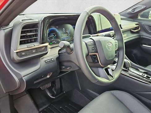 Used 2026 Toyota Crown Limited image 8