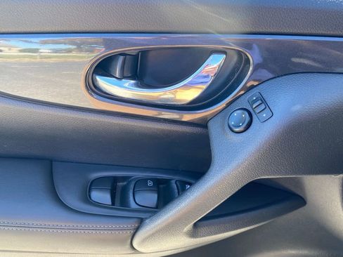 Used 2020 Nissan Rogue S w/ Special Edition Package image 24