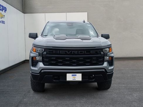 Used 2025 Chevrolet Silverado 1500 Custom Trail Boss w/ Dark Appearance Package image 8