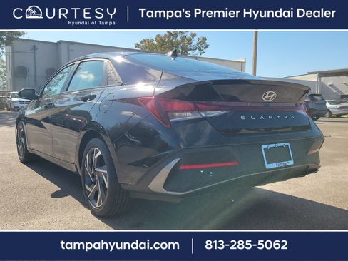 Certified 2025 Hyundai Elantra Sport w/ Cargo Package image 4