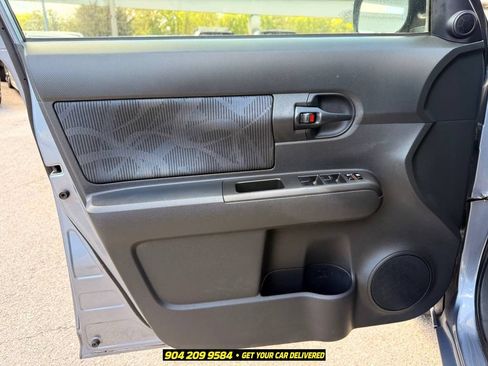 Used 2012 Scion xB FWD image 21