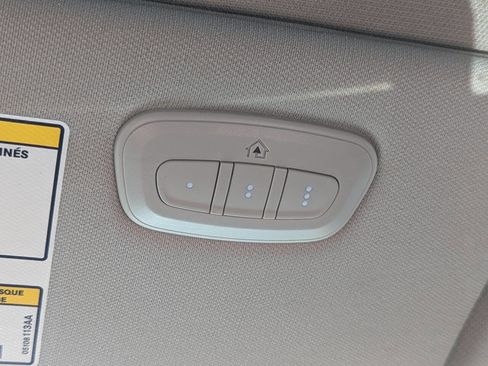 Used 2018 Jeep Cherokee Limited image 30