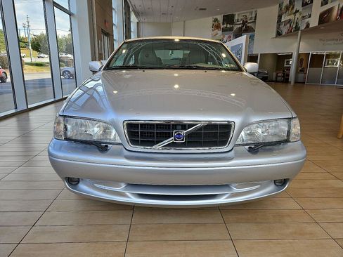 Used 2002 Volvo C70 HT image 2