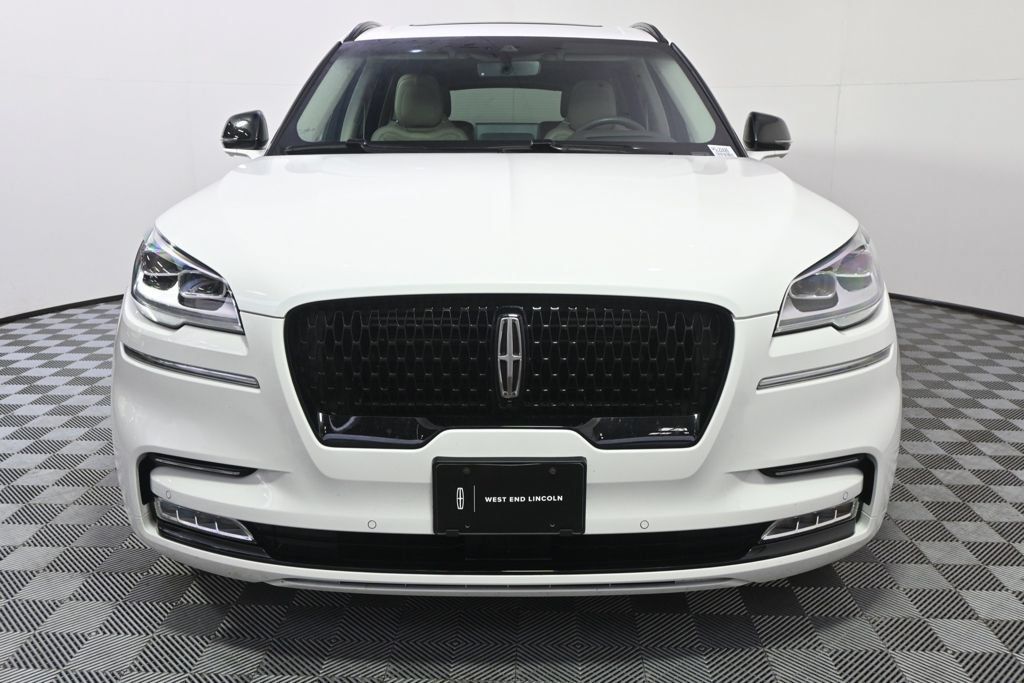 Used 2023 Lincoln Aviator Reserve w/ Equipment Group 201A AWD/4WD image 10